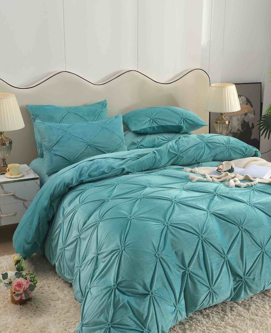 Lenjerie pat dublu, Catifea Deluxe, cu pliuri brodate, 4 piese, Jojo Home, Aqua - 1 | YEO