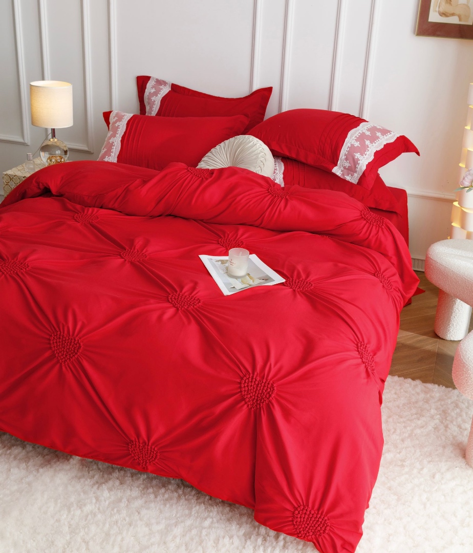 Lenjerie de Pat Premium, JOJO HOME, Finet Soft Touch, cu Inimioare din Pliuri Brodate, si Dantela Delicata, 6 Piese, Nesifonabila si Durabila, Rosu - 4 | YEO