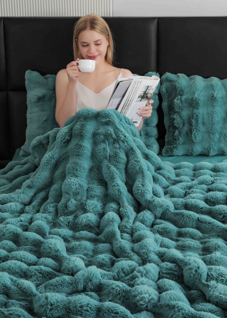 Lenjerie Luxury Pat Dublu, Jojo Home, ExtraPufoasa, din Blanita Artificiala tip Iepure, 6 piese, Turquoise - 3 | YEO