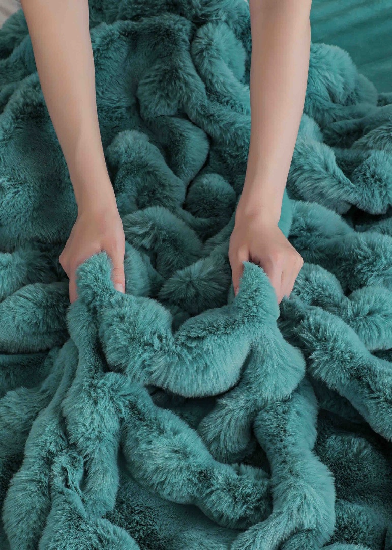 Lenjerie Luxury Pat Dublu, Jojo Home, ExtraPufoasa, din Blanita Artificiala tip Iepure, 6 piese, Turquoise - 4 | YEO