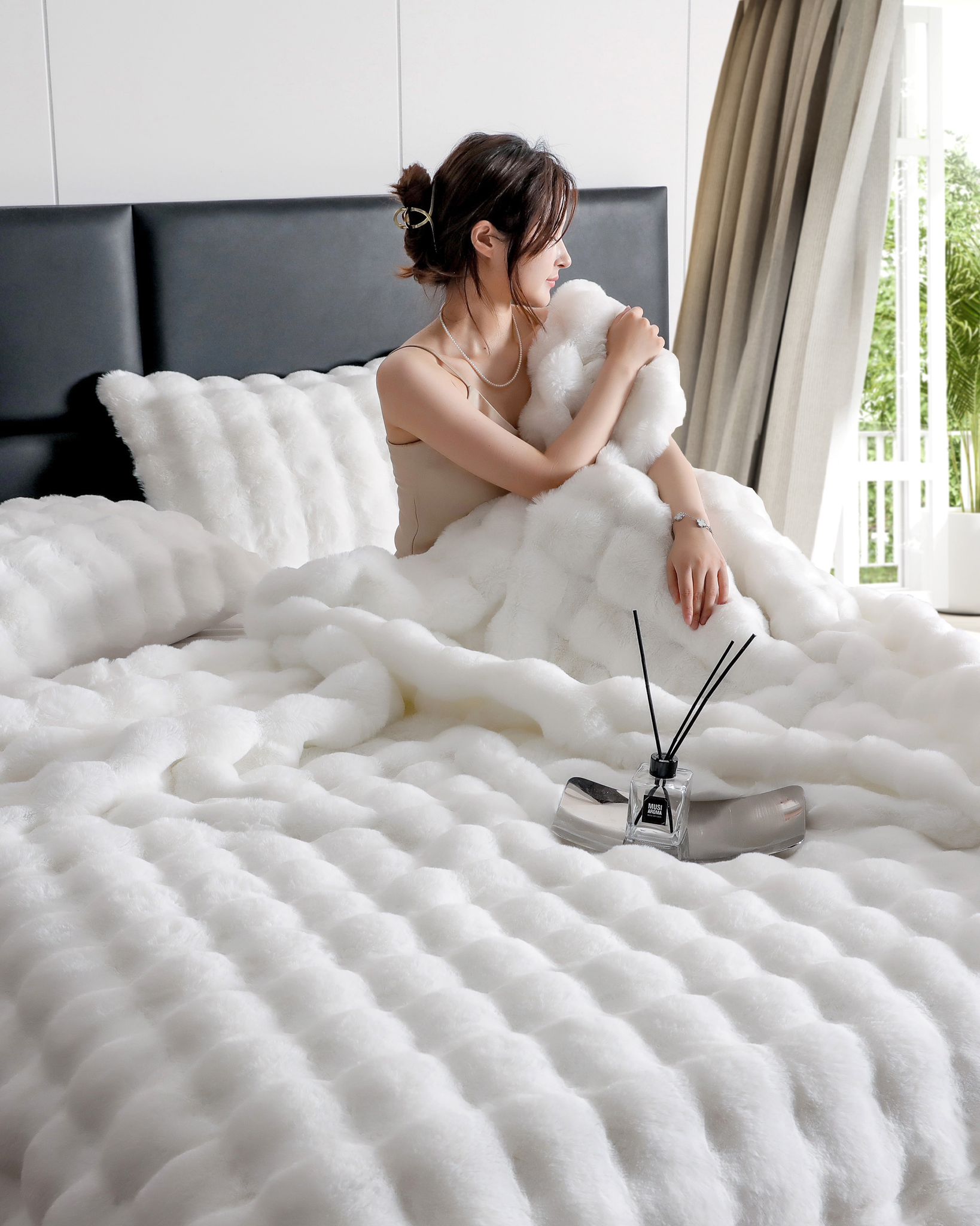 Lenjerie Luxury Pat Dublu, Jojo Home, ExtraPufoasa, din Blanita Artificiala tip Iepure, 6 piese, Alb - 4 | YEO