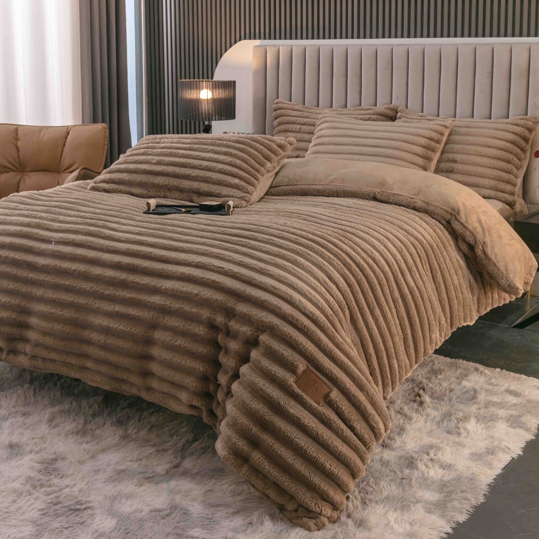 Lenjerie Deluxe, Jojo Home, 4 Piese, Blanita Shorthair si CoCoLiNo, cu Elastic Perimetral, Cafea - 1 | YEO