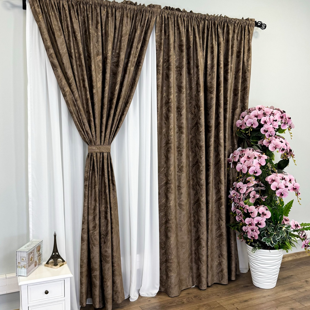 Draperie Catifea MYKONOS cu valuri rafinate aurii, 140cm latime x 260cm inaltime, cu TIV LAT, Maro - V44 - 2 | YEO