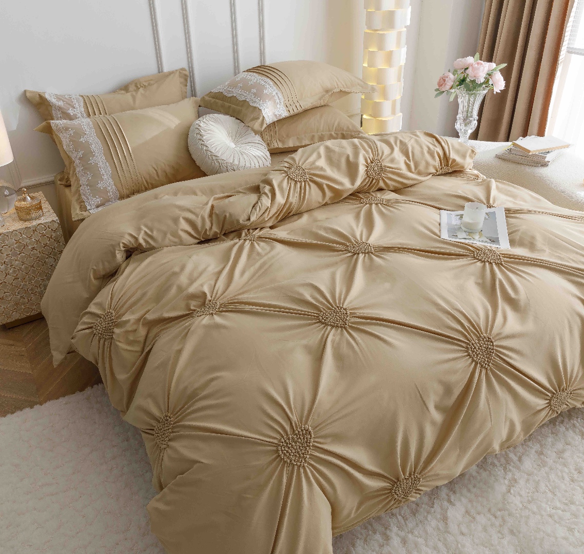 Lenjerie de Pat Premium, JOJO HOME, Finet Soft Touch, cu Inimioare din Pliuri Brodate, si Dantela Delicata, 6 Piese, Nesifonabila si Durabila, Bej - 3 | YEO