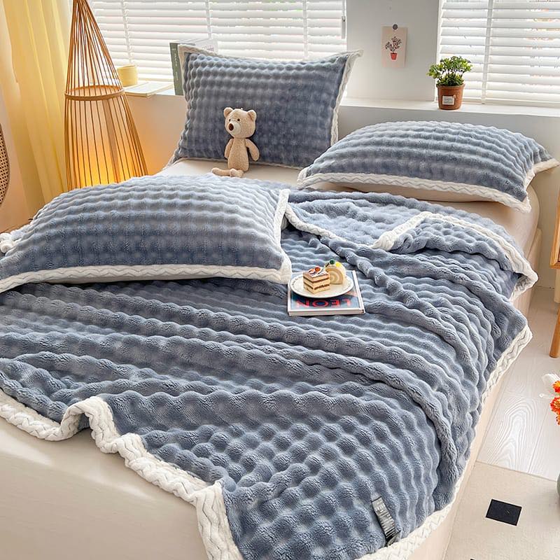 Patura Premium, Blanita Artificiala Fina, 200x230cm + 2 Fete de Perna 52x78cm, Gri Albastrui - 1 | YEO
