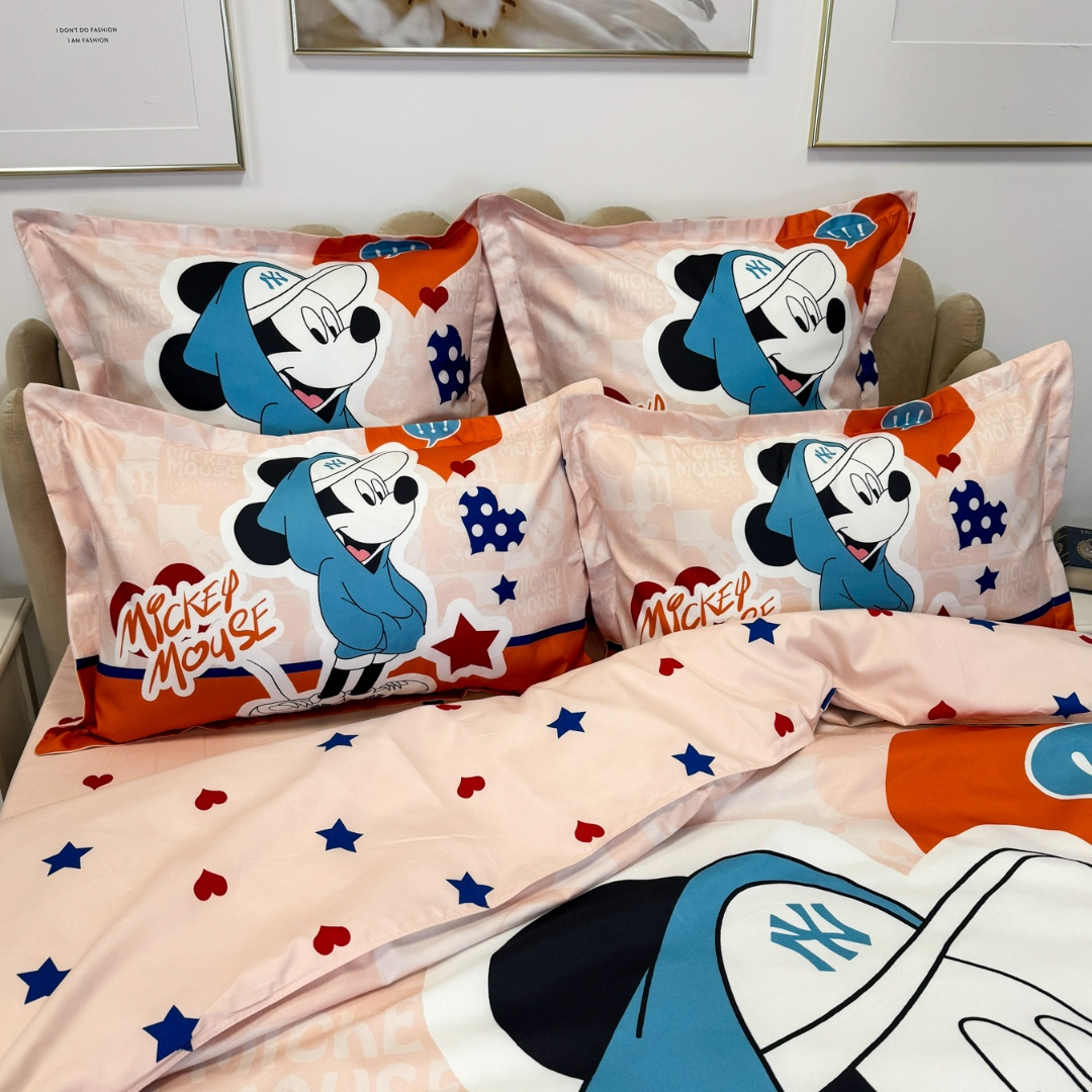 Lenjerie pat dublu (140x200cm, 160x200cm, 180x200cm), FINET, 6 piese, IDENTICA CU POZA,, Portocaliu, Bleu, Mickey Mouse - 4 | YEO