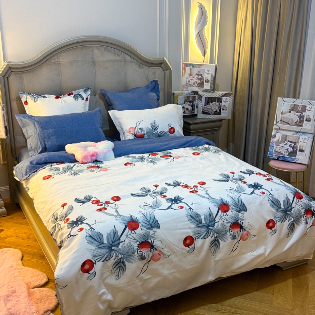 (OFERTA TRIO) Lenjerie Pat Dublu,  FINET, 6 piese, Alb, Bleumarin, Rosu, Crengute cu Fructe de Padure - 3 | YEO