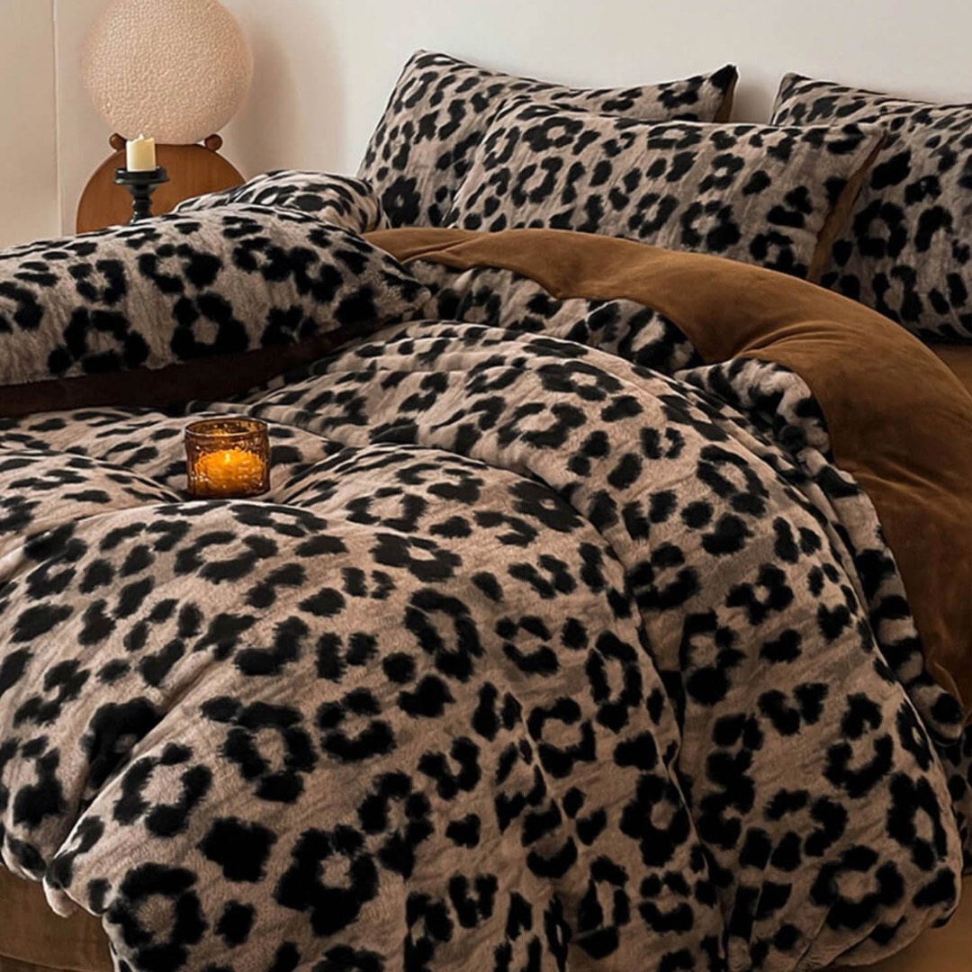 Lenjerie de Pat Premium, ExtraPufoasa,  „Bunny Touch”, din Blanita Artificiala tip Iepure + CoCoLiNo Catifelat, 6 piese, Bej, Maro, Leopard Print - 3 | YEO