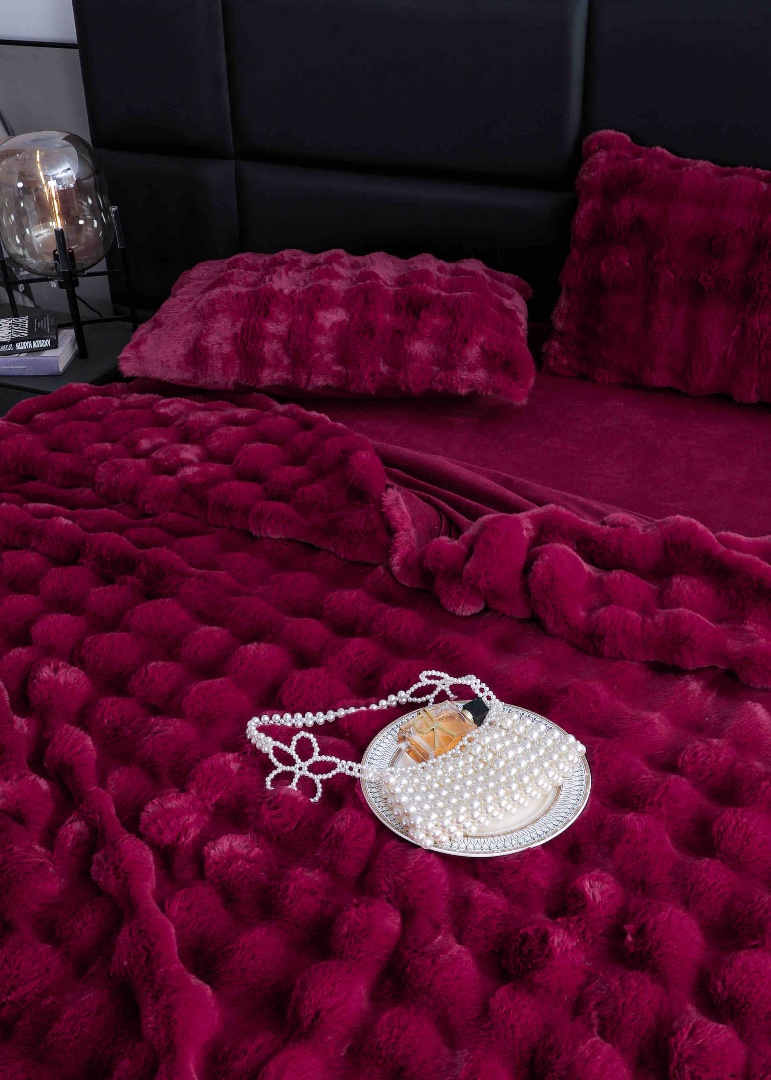 Lenjerie Luxury Pat Dublu, ExtraPufoasa, din Blanita Artificiala tip Iepure, 4 piese, Grena - 3 | YEO