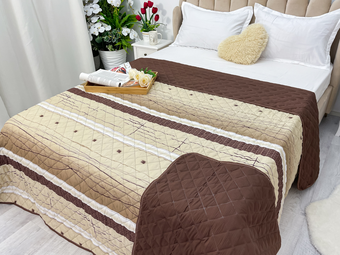 (OFERTA 3 la 199 Lei) Cuvertura matlasata cu doua fete pentru pat dublu , 210x210, Bej-Maro, model clasic - 2 | YEO