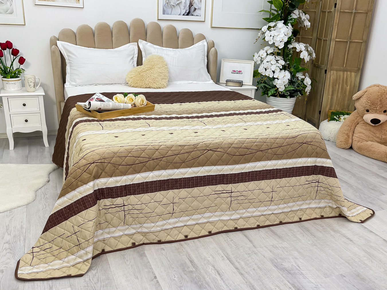(OFERTA 3 la 199 Lei) Cuvertura matlasata cu doua fete pentru pat dublu , 210x210, Bej-Maro, model clasic - 3 | YEO