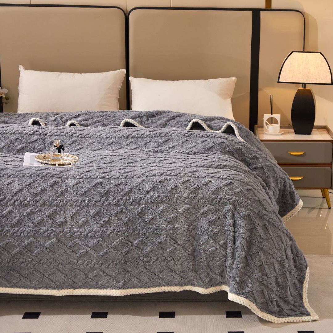 Patura Premium, 200x230cm, CoCoLiNo, Grofata, cu Model 3D Tip Tricotaj si Bordura din Blanita Contrastanta – Eleganta si Caldura Absoluta, Gri - 1 | YEO