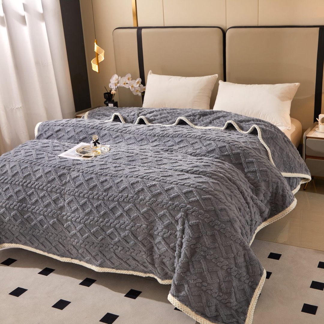 Patura Premium, 200x230cm, CoCoLiNo, Grofata, cu Model 3D Tip Tricotaj si Bordura din Blanita Contrastanta – Eleganta si Caldura Absoluta, Gri - 2 | YEO