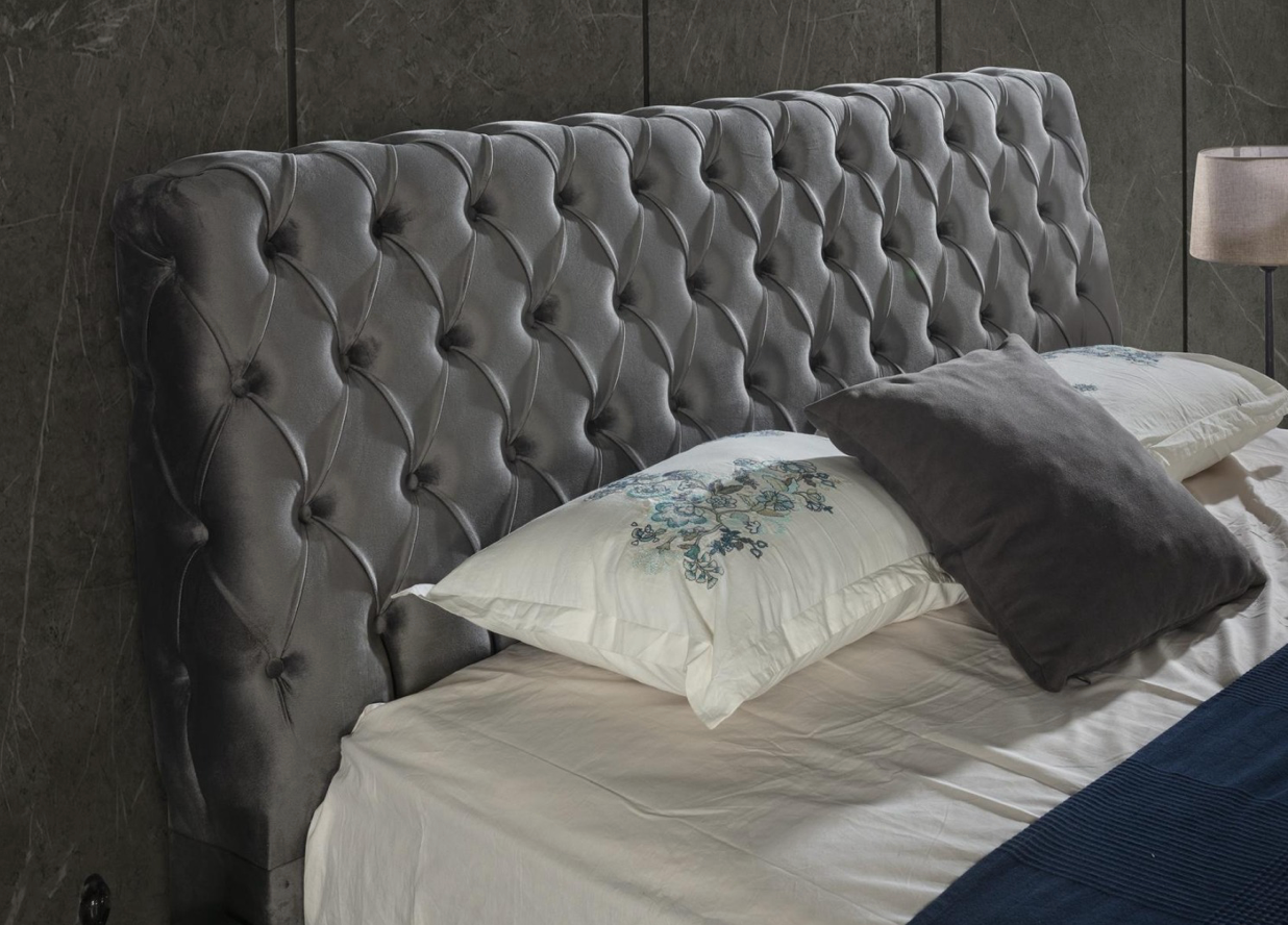 Pat Tapitat in stil Chesterfield cu Nasturi Imbracati, din Catifea, Gri - model Roma + Saltea cu Topper Deluxe Frozen - 3 | YEO