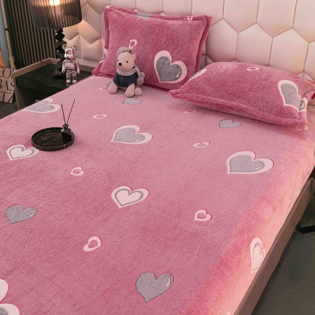 Cearsaf CoCoLiNo, JoJo Home, cu Elastic, 180x200x25cm, 2 fete de perne, 50x70cm, Roz, Inimioare - 1 | YEO