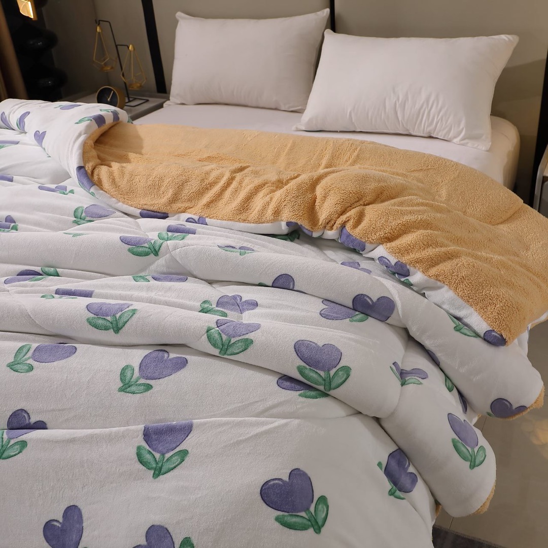 Pilota Cocolino cu Blanita Bej Ultra Pufoasa, Matlasata, 200x230 cm – Caldura Instanta si Confort de Lux pentru Nopti Reci, Alb, flori - 4 | YEO