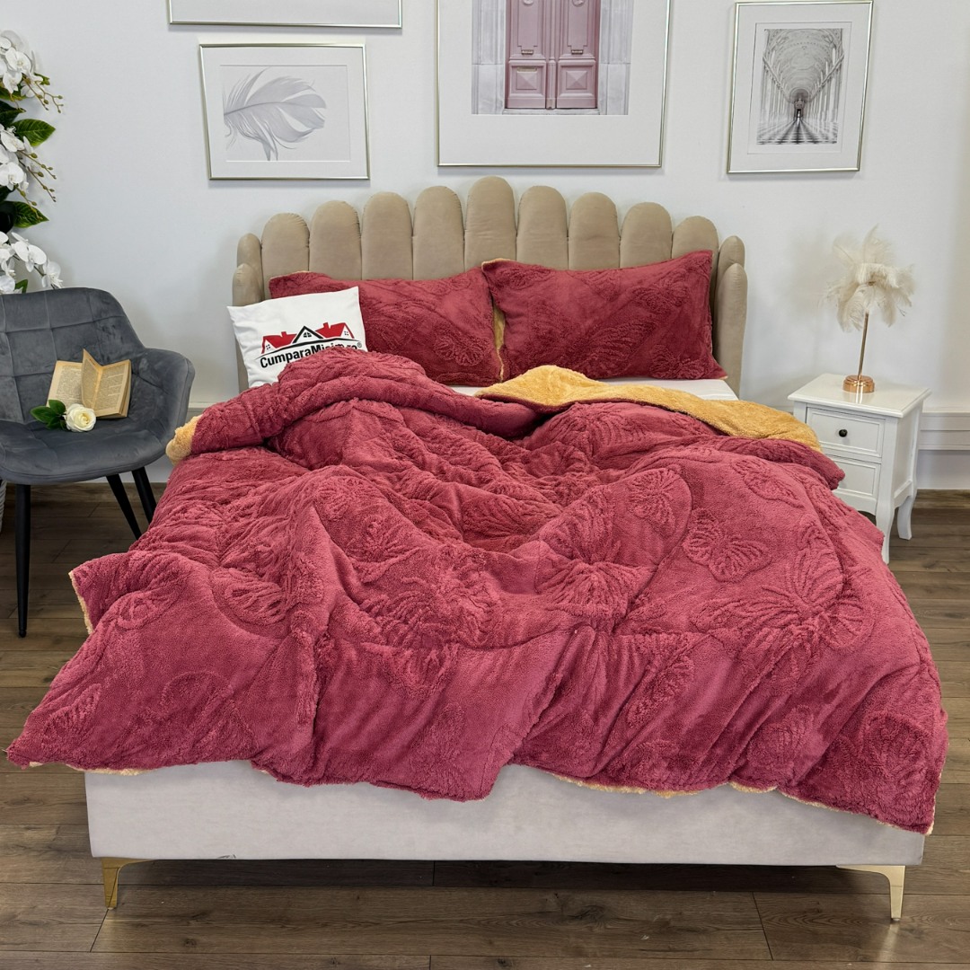 Pilota Groasa Cocolino Gofrat 3D cu Fluturi in Relief si Dos din Blanita Sherpa, Umplutura Vatelina Siliconica, 200x230 cm + 2 Fete de Perna 50x70 cm - Caldura si Rafinament pentru Un Somn Odihnitor, Purpuriu - 4 | YEO