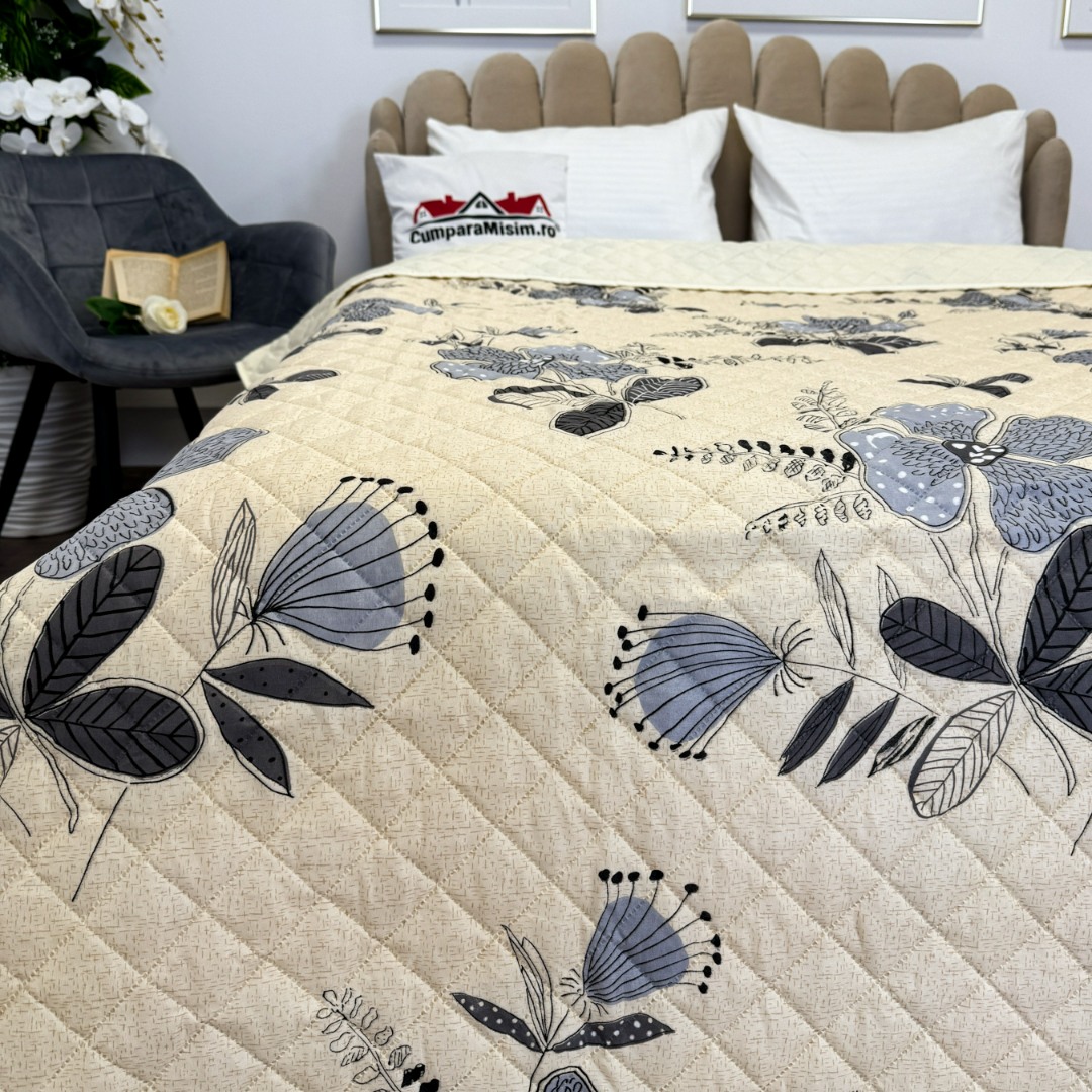 Cuvertura matlasata cu doua fete pentru pat dublu , 210x210, Crem, flori - 1 | YEO