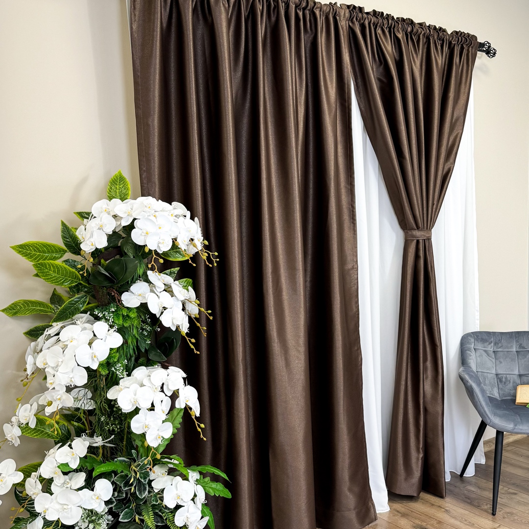Draperie Blackout CLASS Satinata cu fir fin de sclipici, 140cm latime x 260cm inaltime, cu TIV LAT, Maro ciocolata - CR25 - 1 | YEO