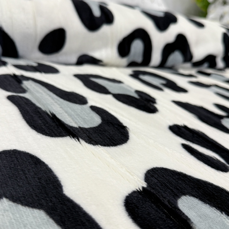 Patura pufoasa cocolino 200x230cm, 240g/mp, Alb, Gri, Animal Print - 4 | YEO