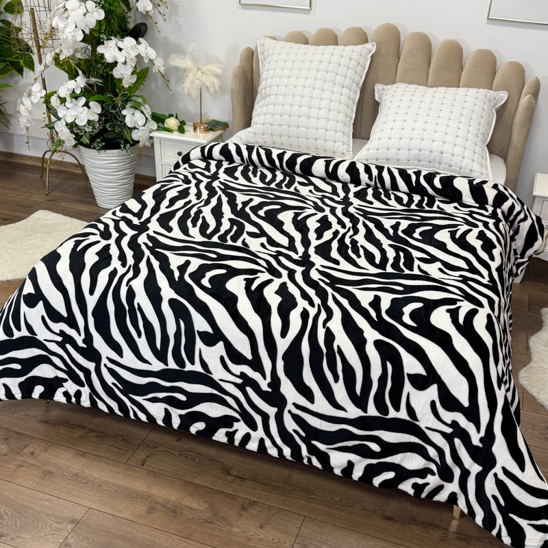 Patura pufoasa cocolino 200x230cm, 240g/mp, Alb, Negru, Model Zebra - 1 | YEO