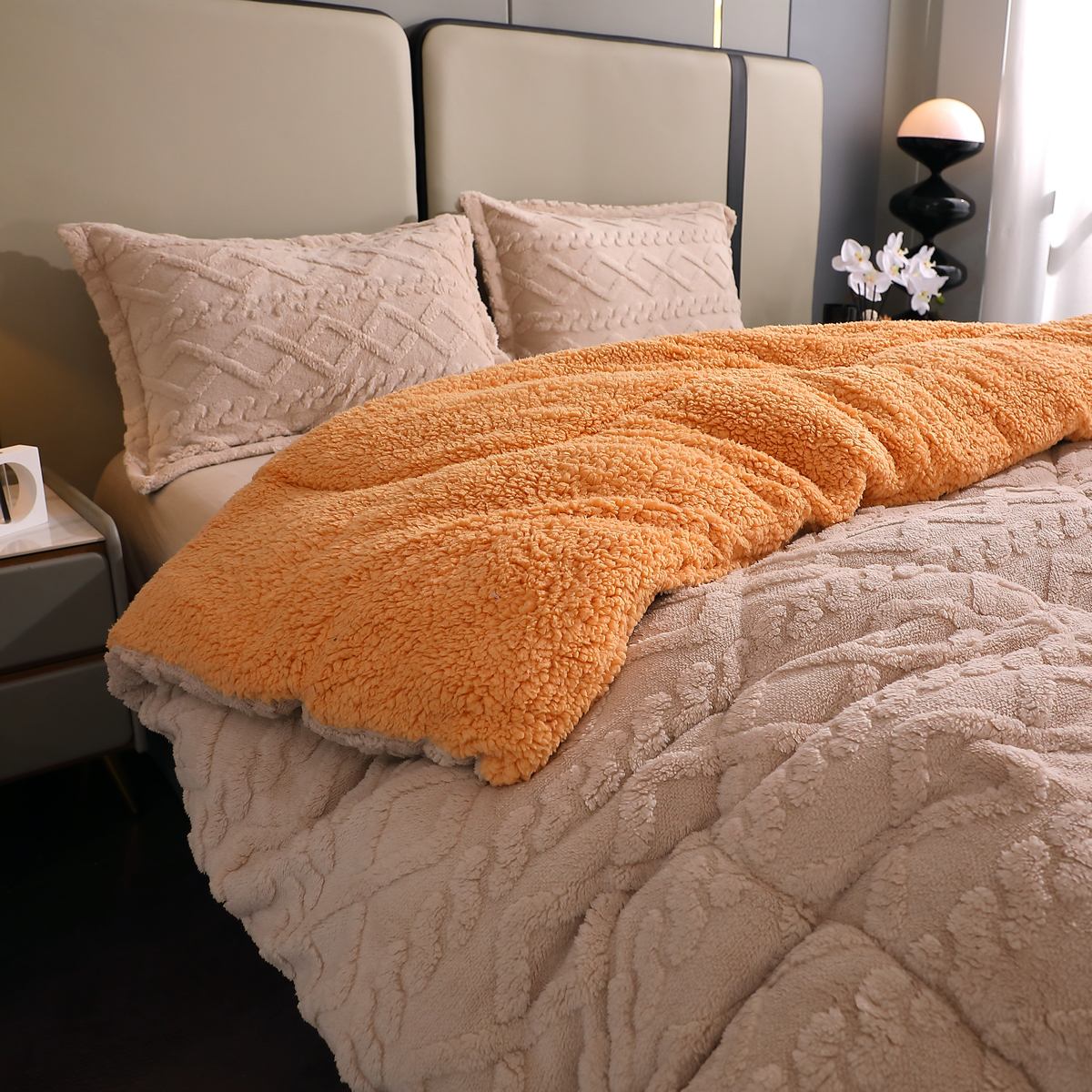 Poze Pilota CoCoLiNo Sherpa tip Tricotaj cu blanita bej, matlasata, 200x230cm + 2 fete de perna 50x70cm, cappuccino cumparamisim.ro