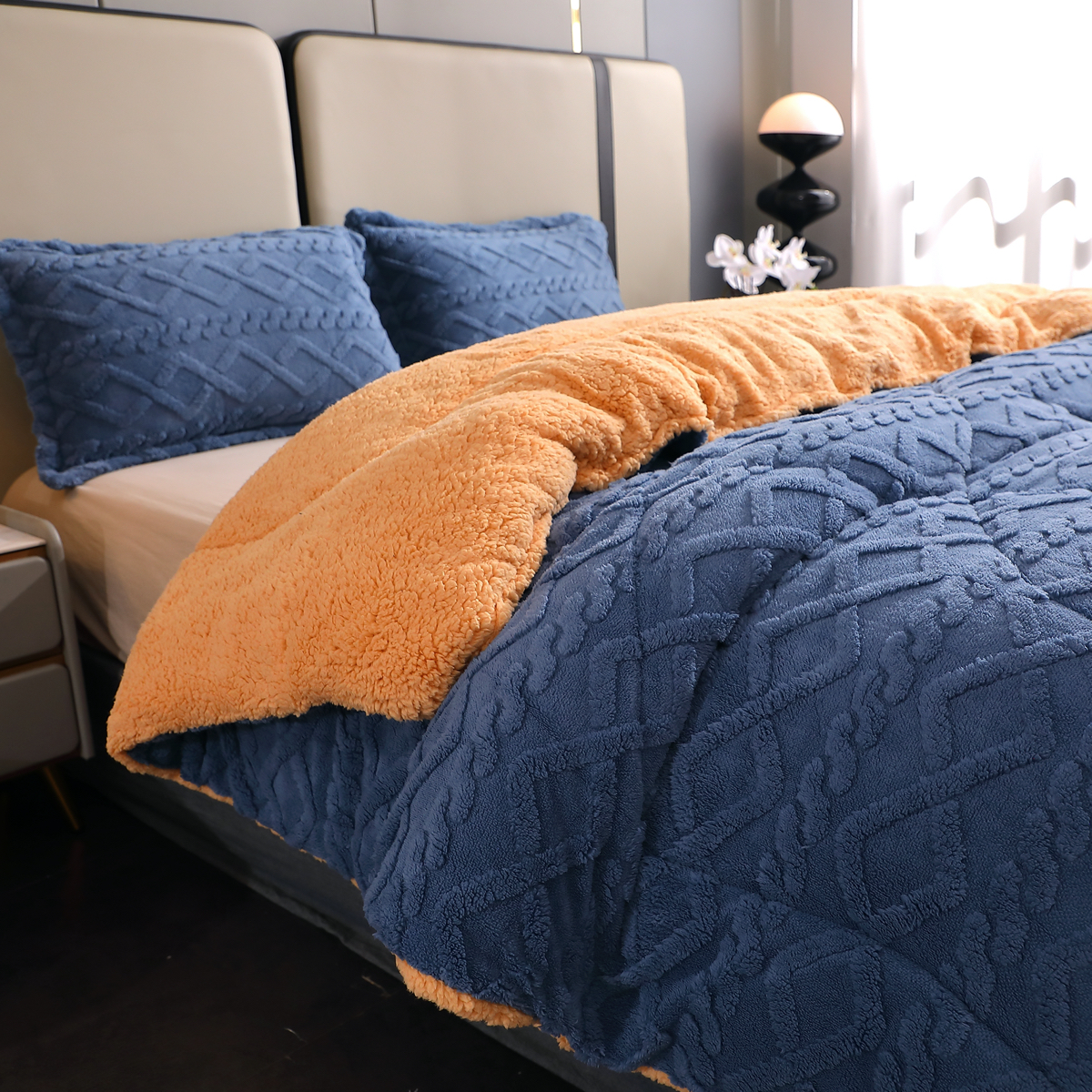 Poze Pilota CoCoLiNo Sherpa tip Tricotaj cu blanita bej, matlasata, 200x230cm + 2 fete de perna 50x70cm, albastru cumparamisim.ro