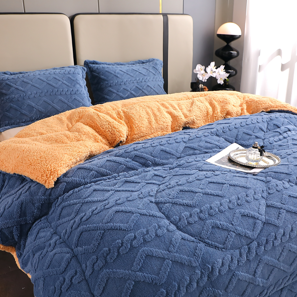 Poze Pilota CoCoLiNo Sherpa tip Tricotaj cu blanita bej, matlasata, 200x230cm + 2 fete de perna 50x70cm, albastru cumparamisim.ro