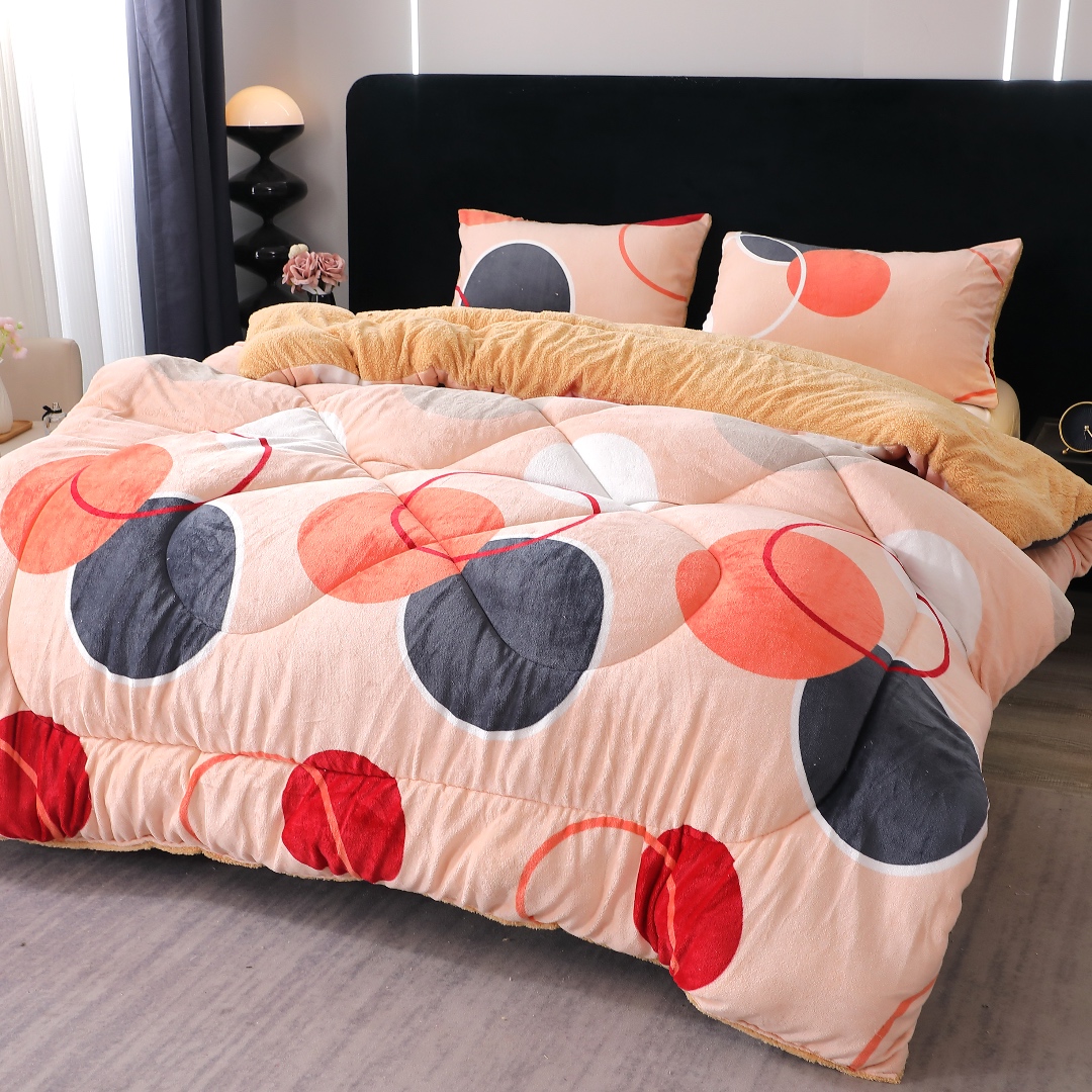Pilota Cocolino cu Blanita Bej Ultra Pufoasa, Matlasata, 200x230cm + 2 fete de perna 50x70cm – Caldura Instanta si Confort de Lux pentru Nopti Reci, Bej, Negru, Portocaliu, Buline si Cercuri - 3 | YEO