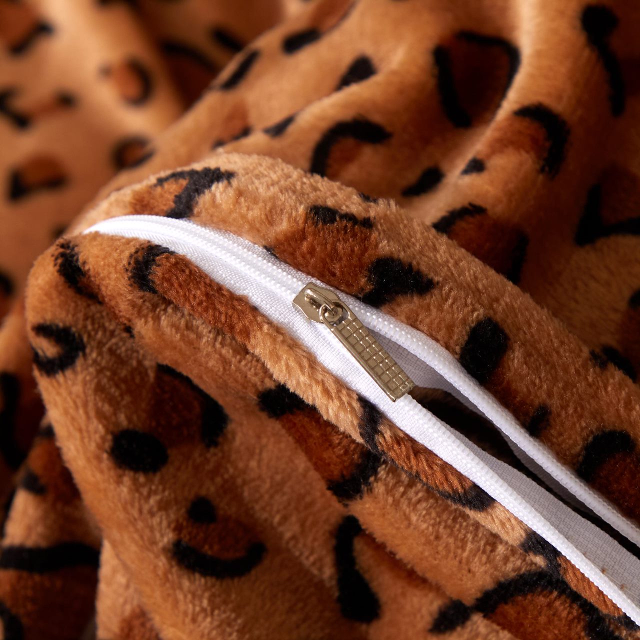 Lenjerie pat dublu, Super Pufoasa COCOLINO, 4 piese, Maro, animal print - 3 | YEO