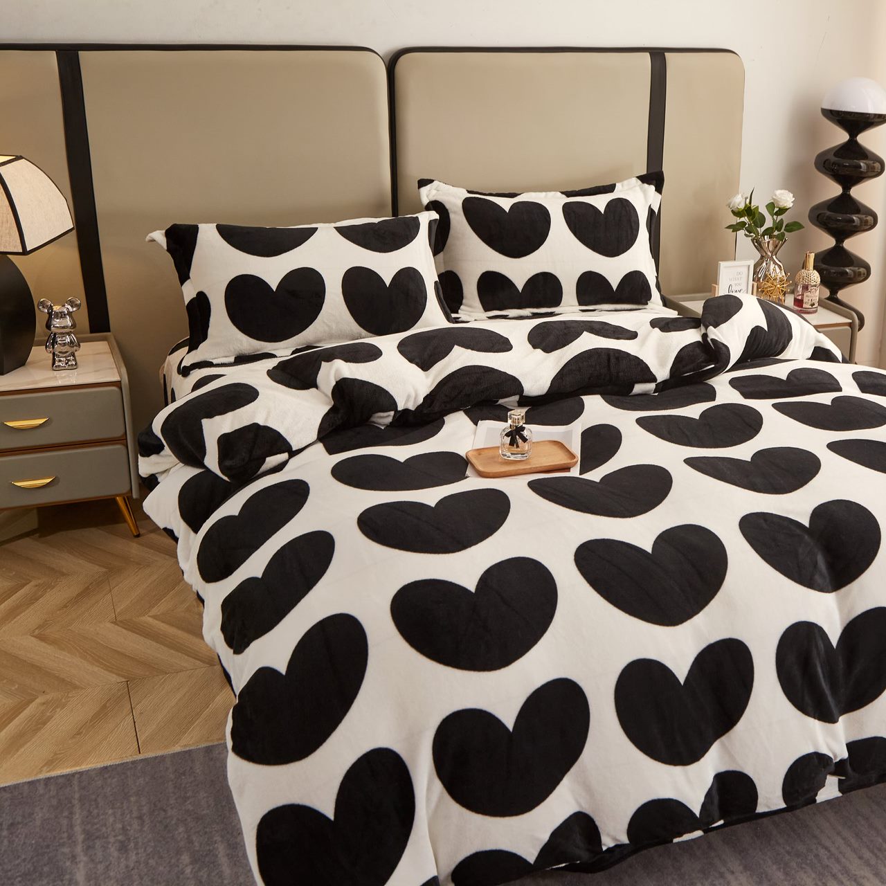 Lenjerie pat dublu, Super Pufoasa COCOLINO, 4 piese, Alb-Negru, inimioare - 1 | YEO