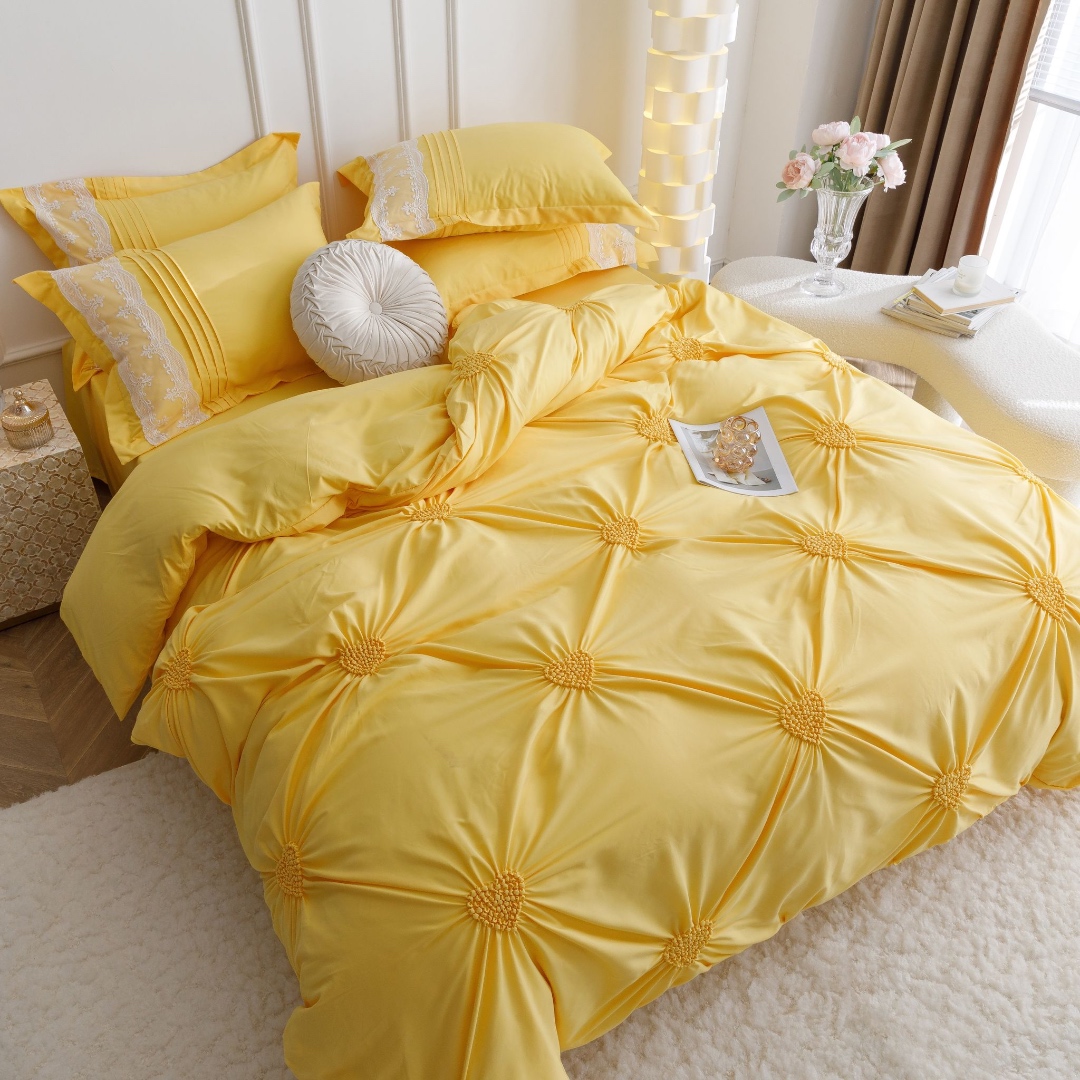 Lenjerie de Pat Premium, JOJO HOME, Finet Soft Touch, cu Inimioare din Pliuri Brodate, si Dantela Delicata, 6 Piese, Nesifonabila si Durabila, Galben - 2 | YEO