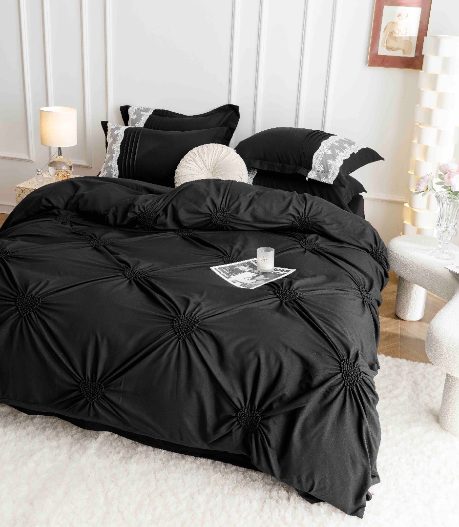 Lenjerie de Pat Premium, JOJO HOME, Finet Soft Touch, cu Inimioare din Pliuri Brodate, si Dantela Delicata, 6 Piese, Nesifonabila si Durabila, Negru - 2 | YEO