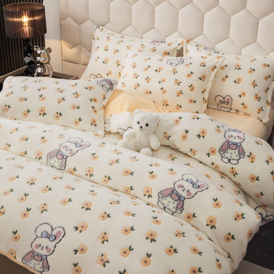 Lenjerie pat dublu, Super Pufoasa COCOLINO,cu ELASTIC, 4 piese, Jojo Home, Crem, Floricele - 1 | YEO