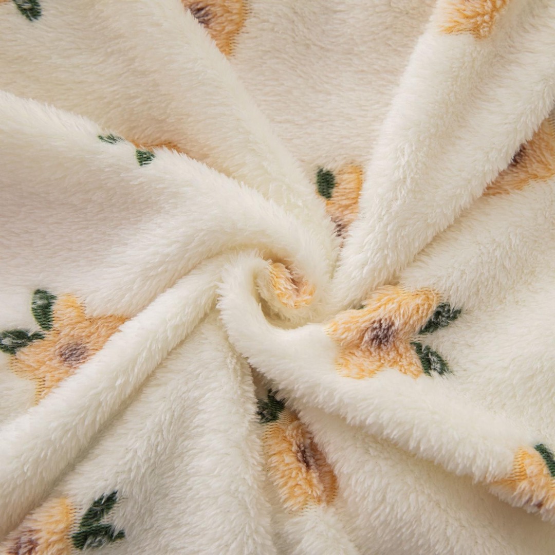 Lenjerie pat dublu, Super Pufoasa COCOLINO,cu ELASTIC, 4 piese, Jojo Home, Crem, Floricele - 3 | YEO