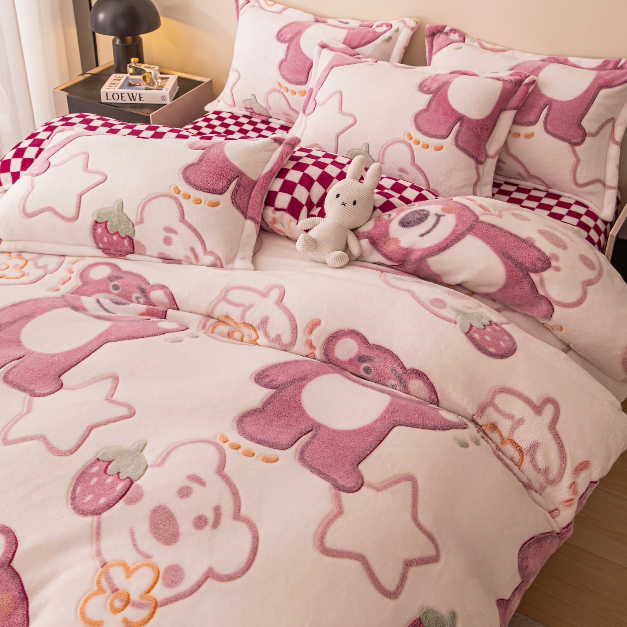 Lenjerie pat dublu, Super Pufoasa COCOLINO,cu ELASTIC, 4 piese, Jojo Home, Roz, ursuleti, capsune, stelute - 1 | YEO