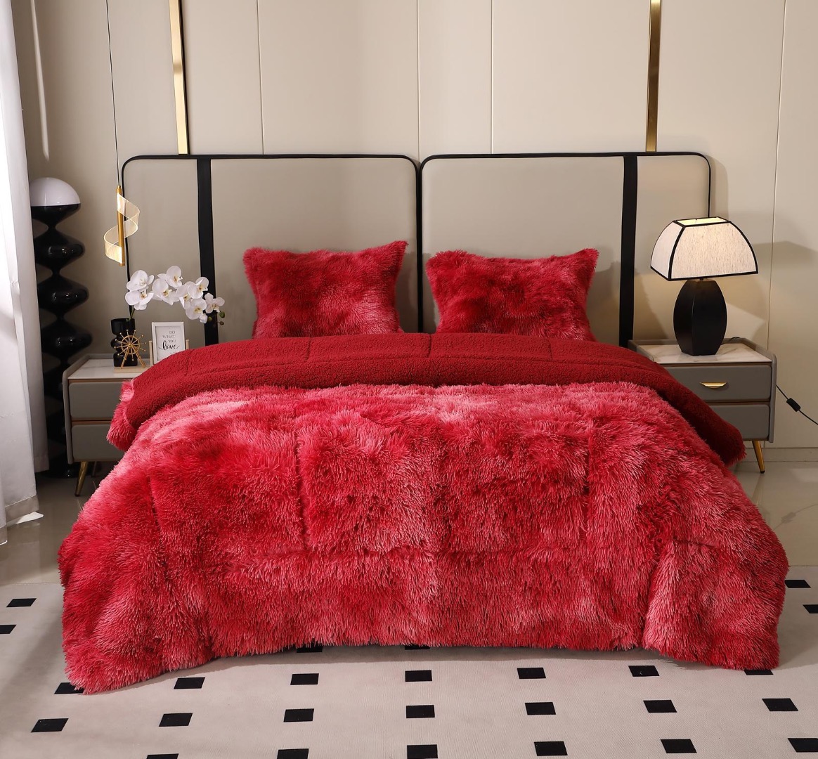 Pilota Super Pufoasa CoCoLiNo Fluffy cu Blanita Sherpa Asortata, 200x230 cm, 4 kg, 2 Fete de Perna Asortate, 50x70cm – Caldura Instanta si Confort de Lux pentru Nopti Reci, Rosu degrade - 1 | YEO