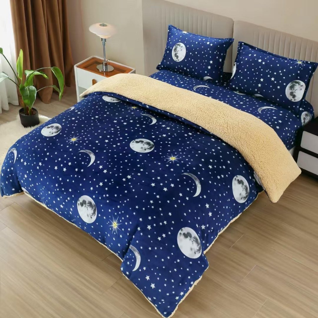 Lenjerie pat dublu, Super Pufoasa COCOLINO cu BLANITA, 4 piese, Albastru, Luna si Stele - 1 | YEO