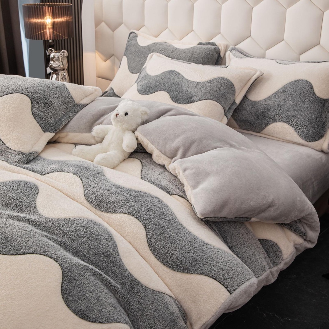 Lenjerie pat dublu, Super Pufoasa COCOLINO,cu ELASTIC, 4 piese, Jojo Home, Alb, Gri, Dungi - 2 | YEO