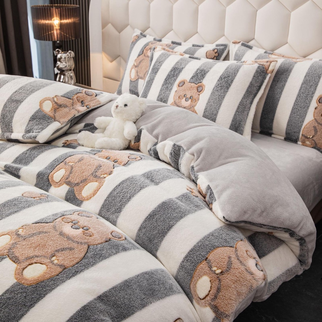 Lenjerie pat dublu, Super Pufoasa COCOLINO,cu ELASTIC, 4 piese, Jojo Home, Alb, Gri, Ursuleti - 2 | YEO