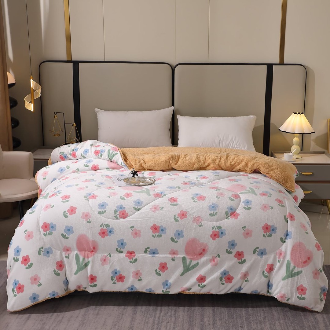 Pilota Cocolino cu Blanita Bej Ultra Pufoasa, Matlasata, 200x230 cm – Caldura Instanta si Confort de Lux pentru Nopti Reci, Alb, flori - 1 | YEO