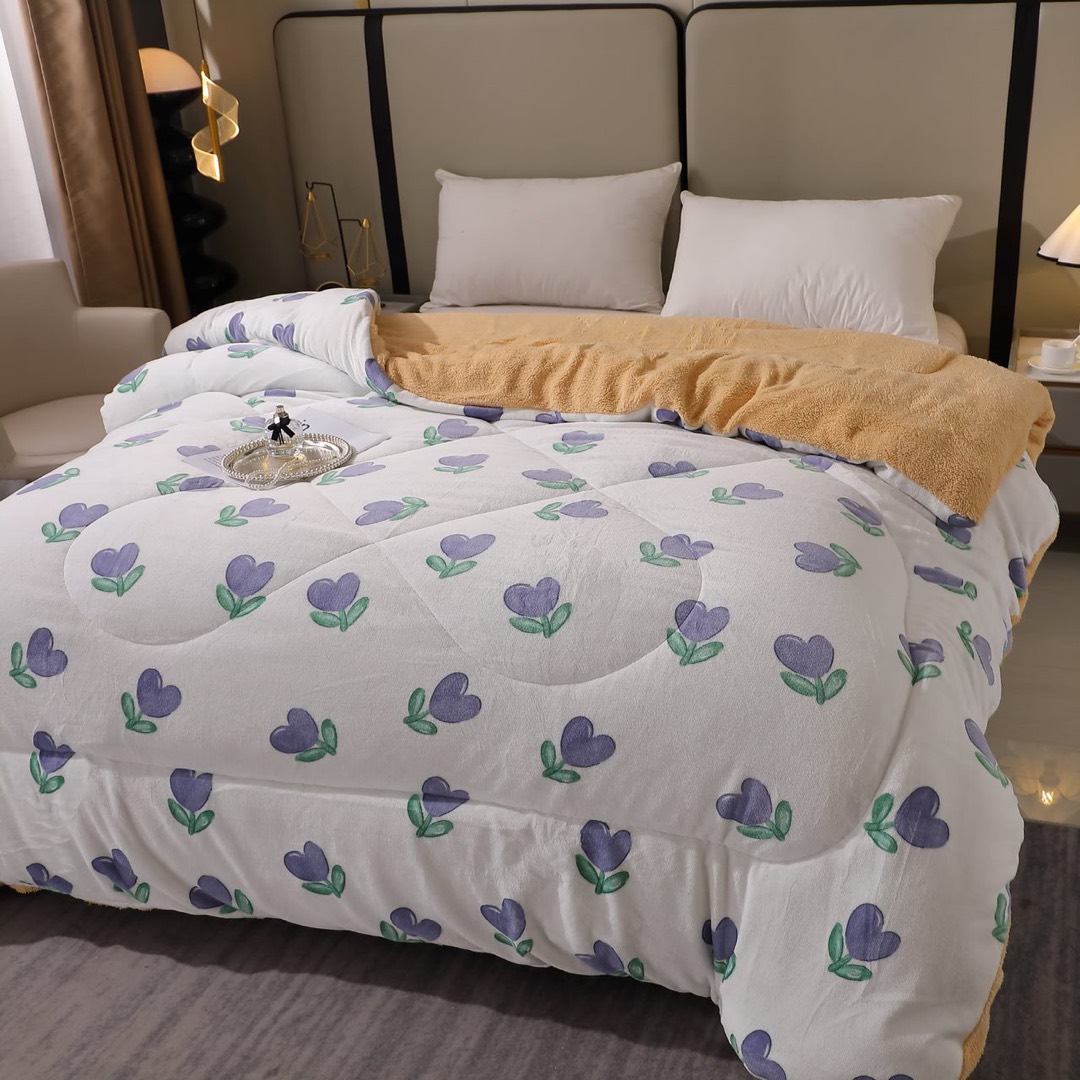 Pilota Cocolino cu Blanita Bej Ultra Pufoasa, Matlasata, 200x230 cm – Caldura Instanta si Confort de Lux pentru Nopti Reci, Alb, flori - 1 | YEO