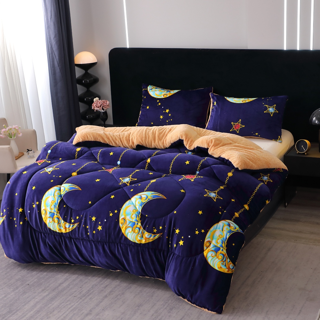 Pilota Cocolino cu Blanita Bej Ultra Pufoasa, Matlasata, 200x230cm + 2 fete de perna 50x70cm – Caldura Instanta si Confort de Lux pentru Nopti Reci, Bleumarin, Galben, Bleu, Luna si Stele - 2 | YEO