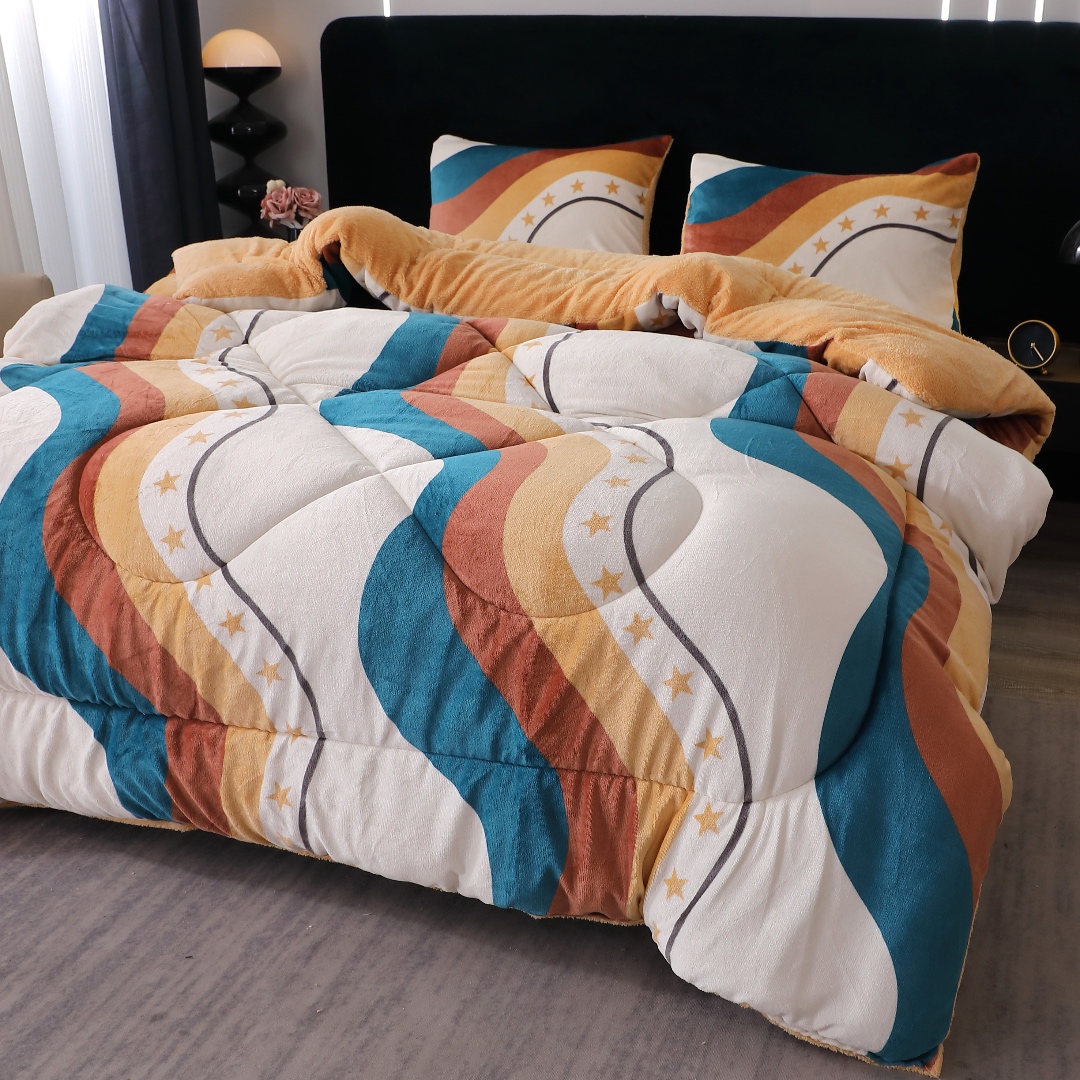Pilota Cocolino cu Blanita Bej Ultra Pufoasa, Matlasata, 200x230cm + 2 fete de perna 50x70cm – Caldura Instanta si Confort de Lux pentru Nopti Reci, Crem, Bej, Verde, Maro, Dungi, Stelute - 2 | YEO