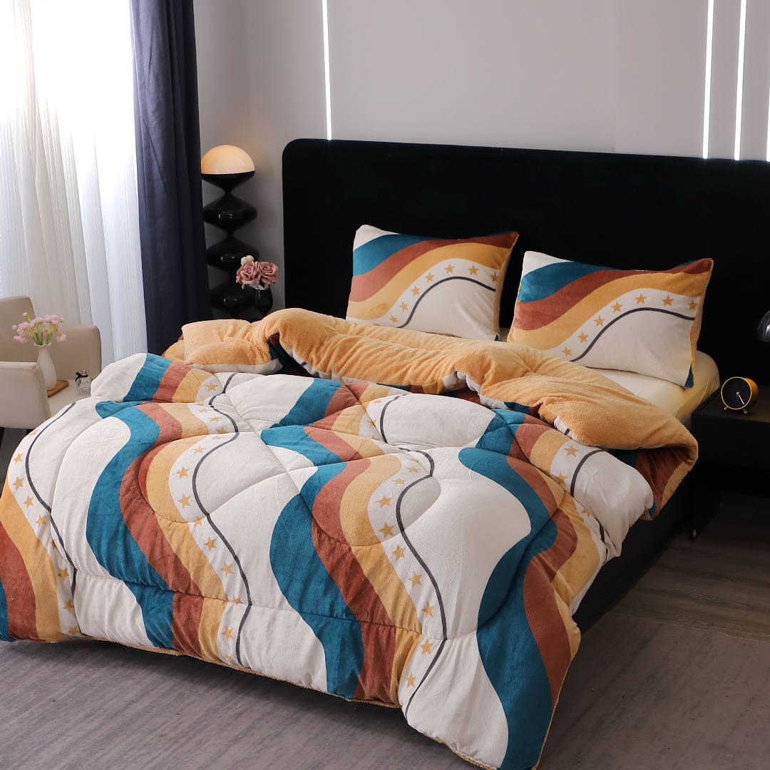 Pilota Cocolino cu Blanita Bej Ultra Pufoasa, Matlasata, 200x230cm + 2 fete de perna 50x70cm – Caldura Instanta si Confort de Lux pentru Nopti Reci, Crem, Bej, Verde, Maro, Dungi, Stelute - 4 | YEO