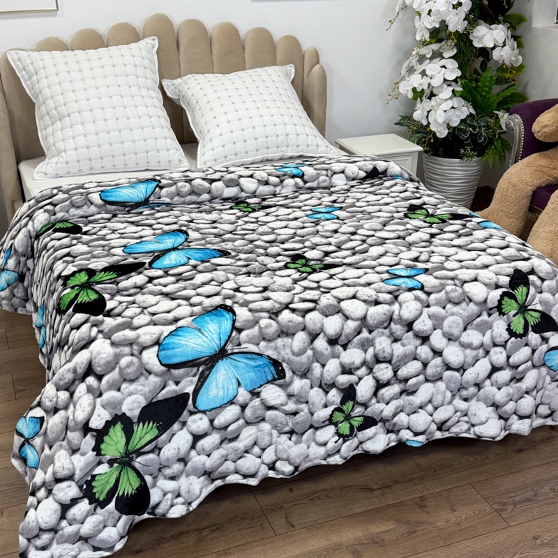 Patura pufoasa cocolino 200x230cm, 240g/mp, Gri, Fluturi Colorati pe Pietre - 1 | YEO