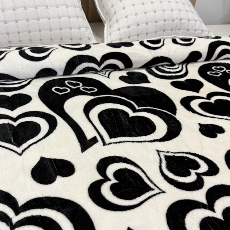 Patura pufoasa cocolino 200x230cm, 240g/mp, Alb, Inimioare Negre - 4 | YEO