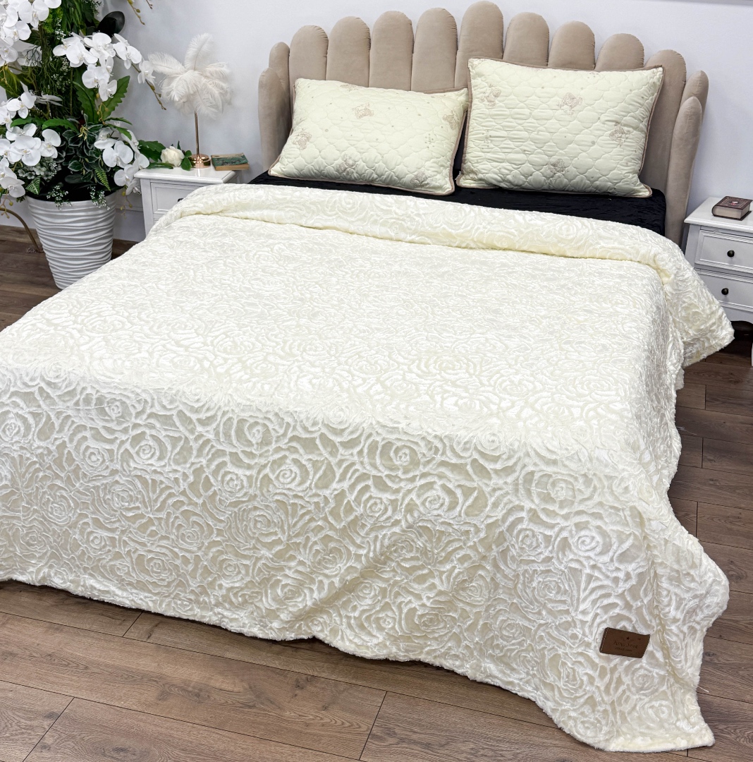 Patura Premium, Blanita Artificiala Fina, 200x230cm, Ivoire, Roses - 1 | YEO
