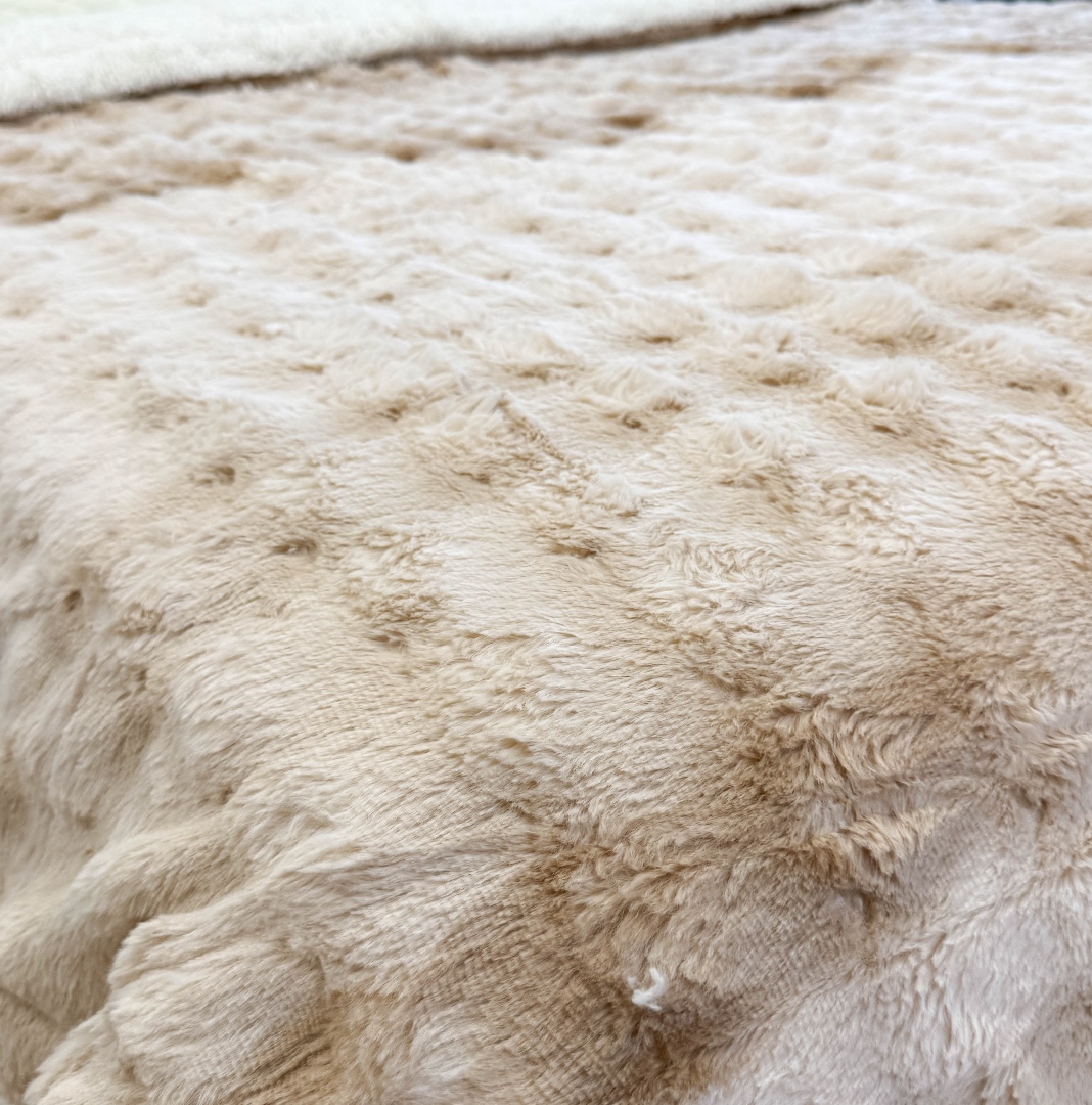 Patura Cocolino cu Blanita Sherpa 200x230cm, model cu Blanita Wave, Alb, Bej - 3 | YEO
