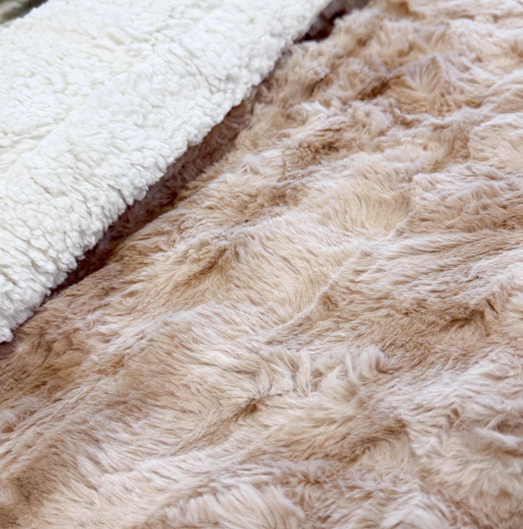 Patura Cocolino cu Blanita Sherpa 200x230cm, model cu Blanita Wave, Alb, Bej - 4 | YEO